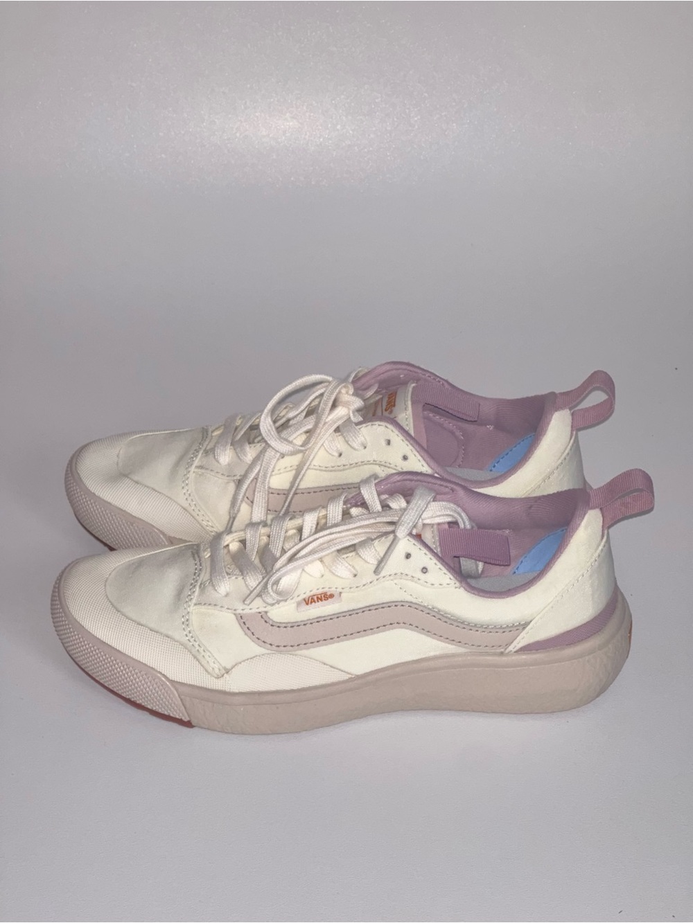 New Vans Ultrarange Womens Low-Top Sneaker - Without Box